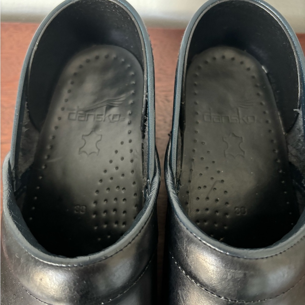 Dansko Clogs, Size 38 - image 4